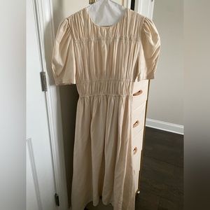 Cream dress Great for Engagement/Maternity photos